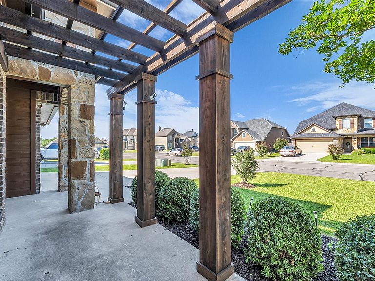 Listing photo 4