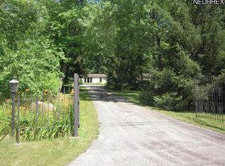 17185 Cats Den Rd, Chagrin Falls, OH 44023