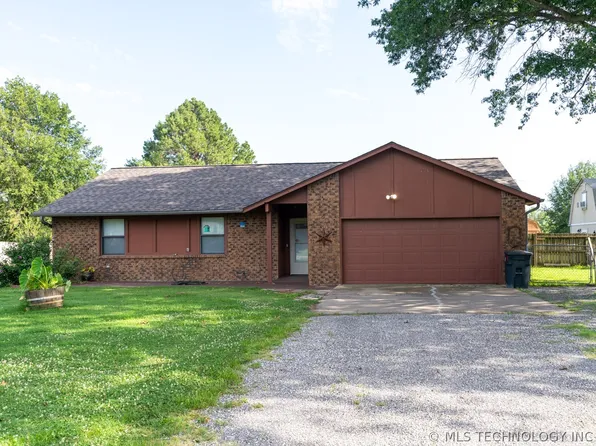 9202 E Misty Dr, Claremore, OK 74019