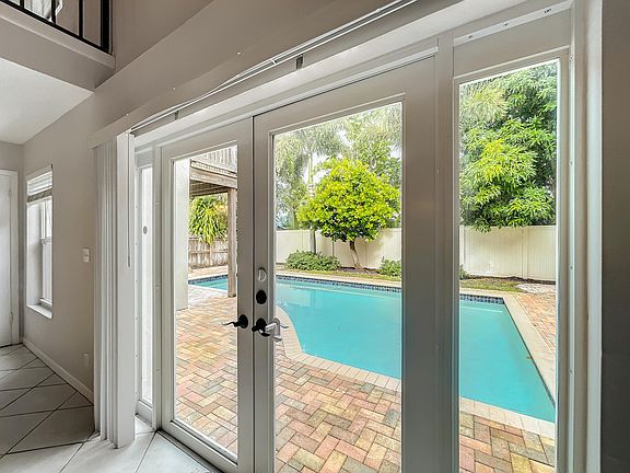 5th image of 2522 Ella Street