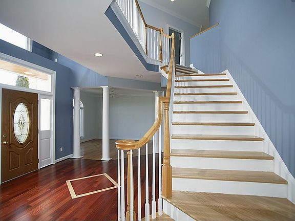 5th image of 17105 Brookdale Ln