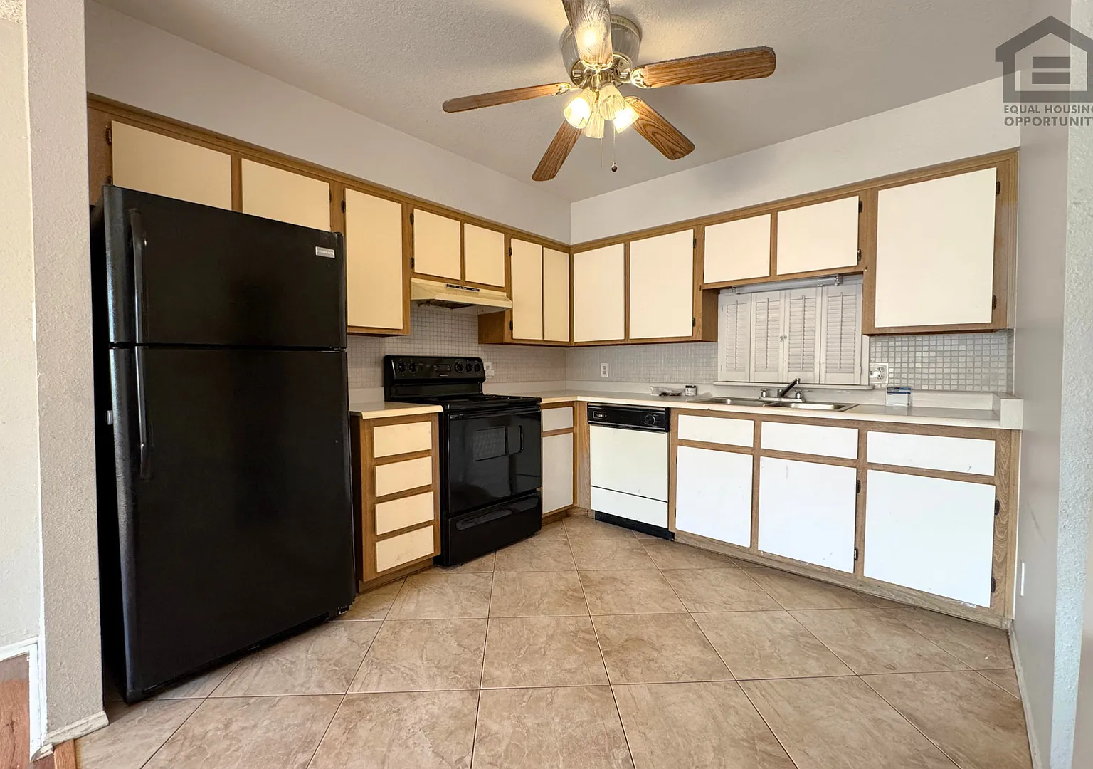 2bed/1bath Ground Floor Apartment In Apache Junction! Ready For Immediate Move-In! -- Second Chan... — Photo 1