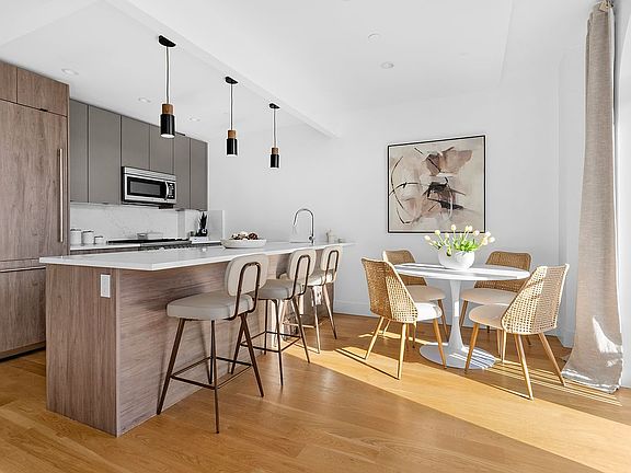 3rd image of 1105 Cortelyou Rd #301