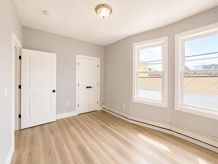 465 Ferry St #1 — Photo 6