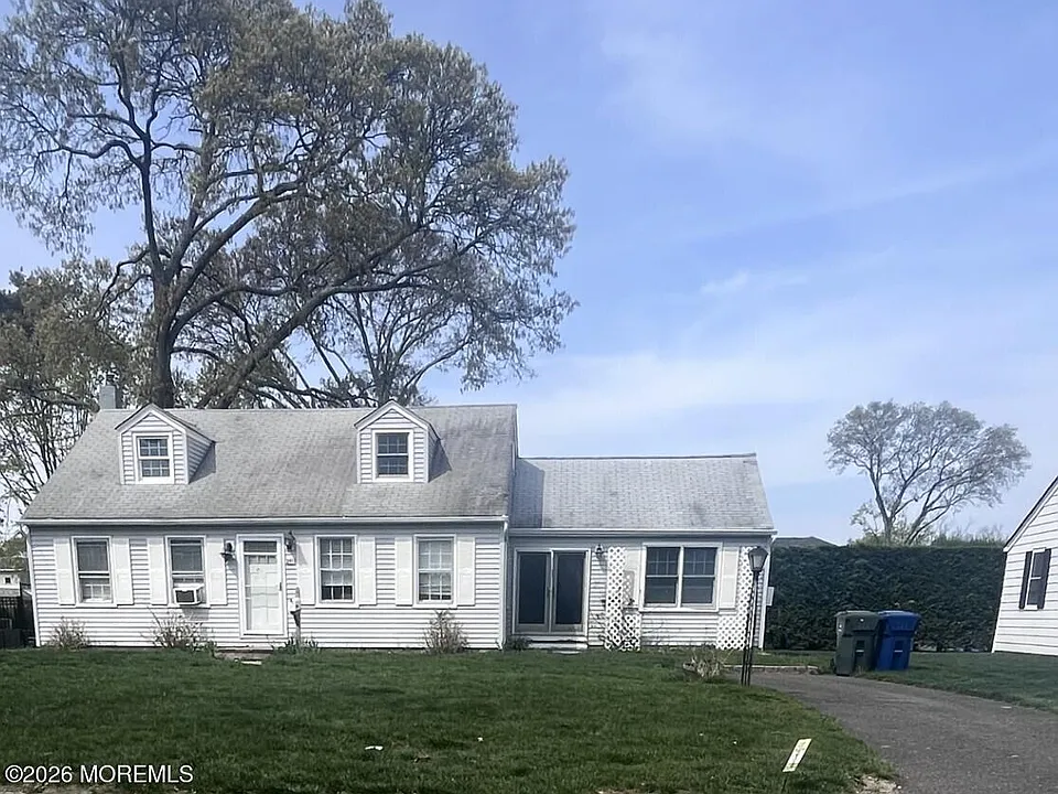 241 Pinewood Ave