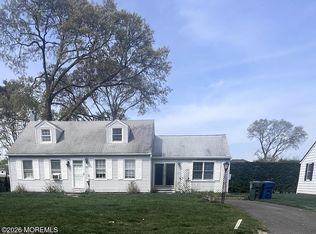 241 Pinewood Ave, Oakhurst, NJ 07755