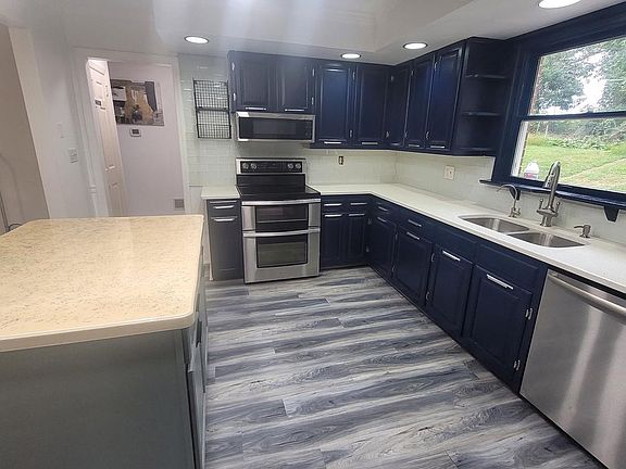 3rd image of 1815 Manchester Rd