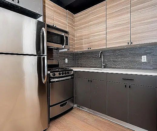 3rd image of 1319 Bedford Ave APT 3F