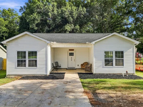 313 Saluda St, Belton, SC 29627