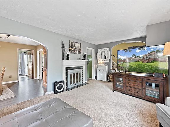4th image of 1667 Glenmount Ave