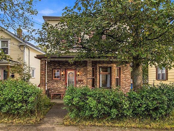 3rd image of 223 Pennywell Road