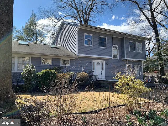 4 bed, 3.0 bath, 2308 sqft, $4,250 — Photo 2