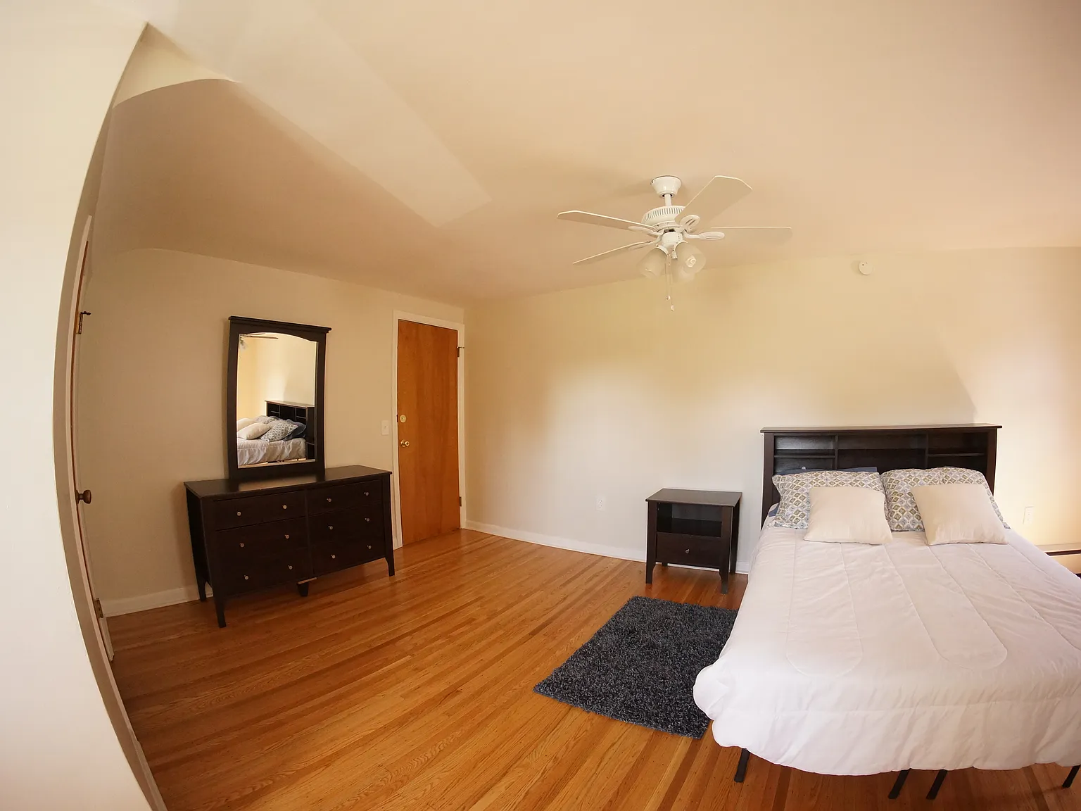 4 bed, 1650 sqft, $2,200 — Photo 3