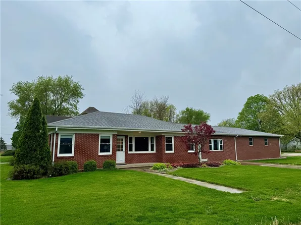 801 S 3rd St, Hoopeston, IL 60942