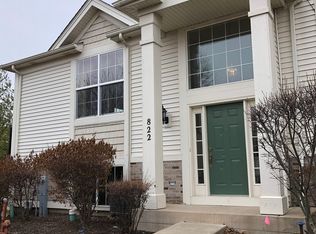 822 Summit Creek Dr, Shorewood, IL 60404