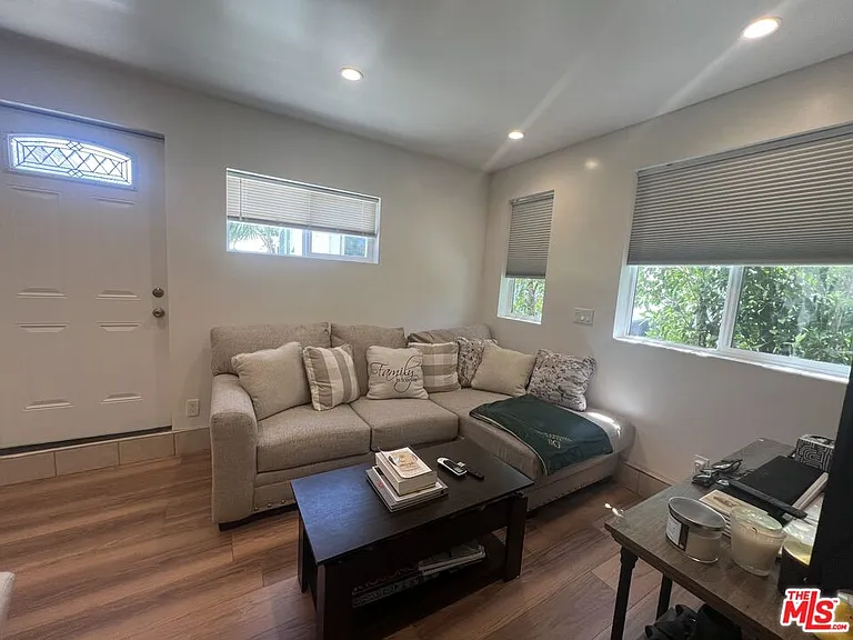 3901 S Orange Dr — Photo 19