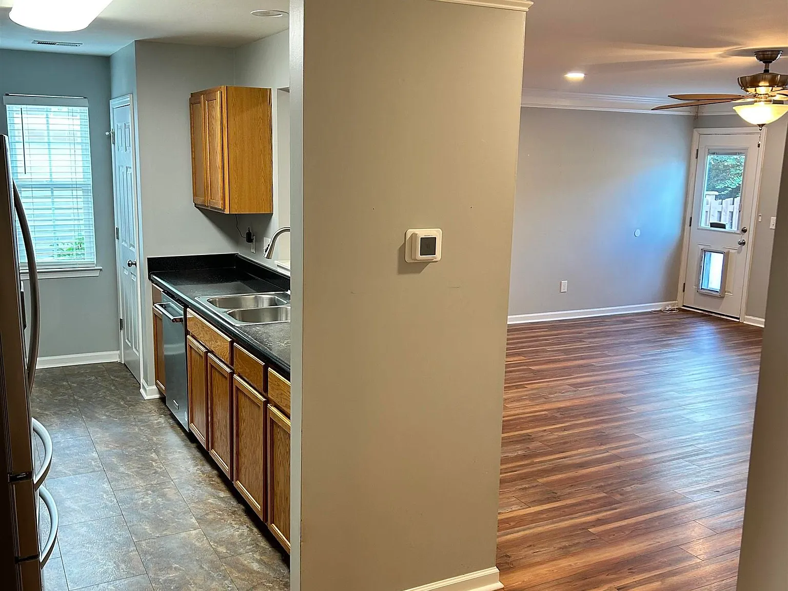 2 bed, 1200 sqft, $1,900 — Photo 4