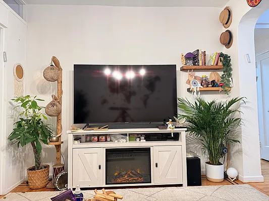 Rented by Joel Scharf, LREB | media 11