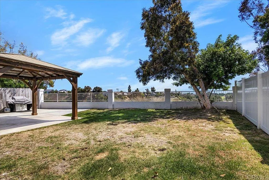 3 bed, 2.5 bath, 1532 sqft, $4,300 — Photo 4