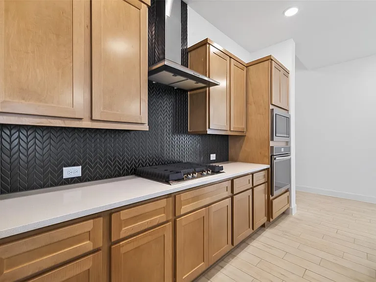 211 Amaranth Way — Photo 17
