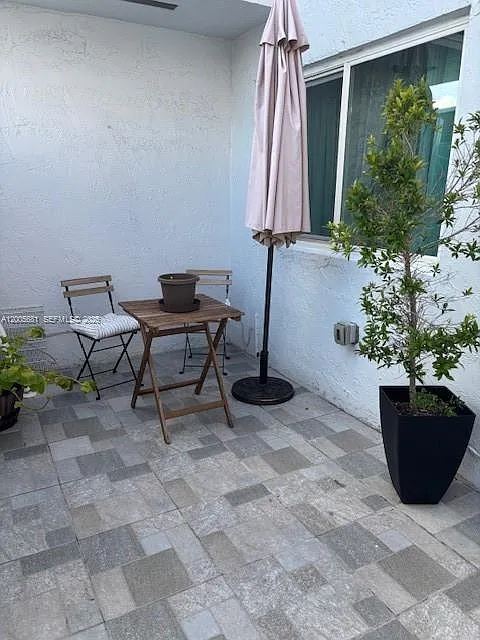 Laguna Condo — Photo 4