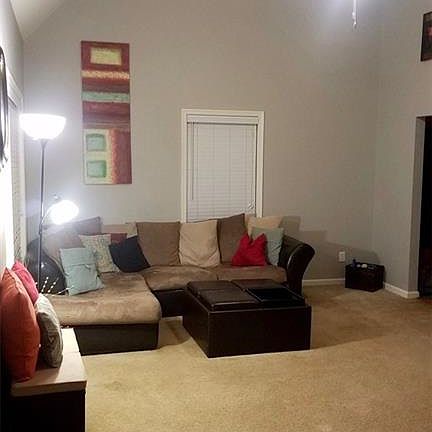 2nd image of 3005 Knott Pl