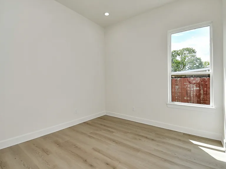 4918 Wilmington St #B — Photo 15