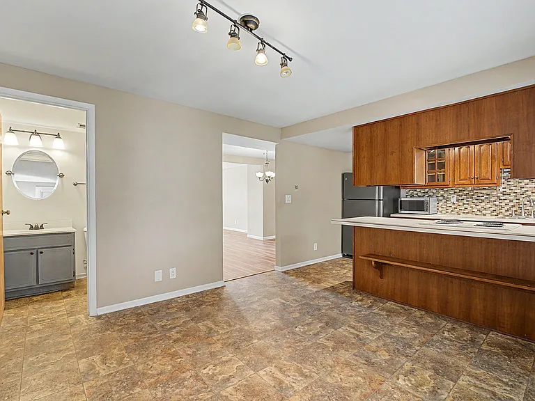 1406 Old Town Ct — Photo 13