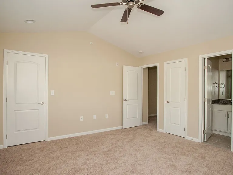 1625 Elmwood Ct #201 — Photo 9