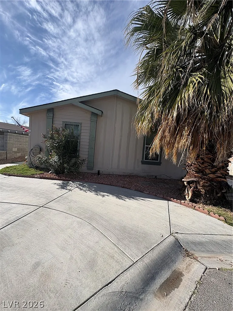 Photo 1 of 14 - 1755 Peanut Ct - Las Vegas, NV Primary Photo - 1755 Peanut Ct