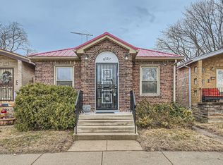 8757 S Paxton Ave, Chicago, IL 60617
