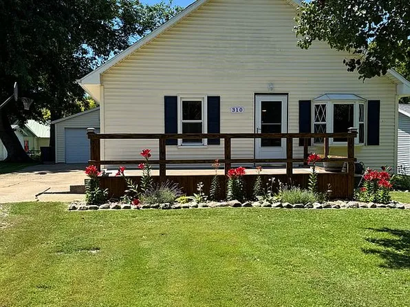 310 Washington St, Hopedale, IL 61747