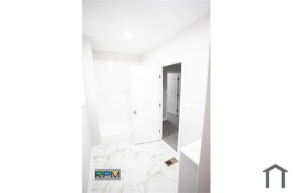 Building Photo - 3029 Belmont Ave