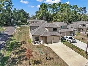4 bed, 2.5 bath, 1828 sqft, $1,800 — Photo 2