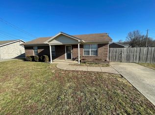 420 Big Oaks Dr, Louisville, KY 40229