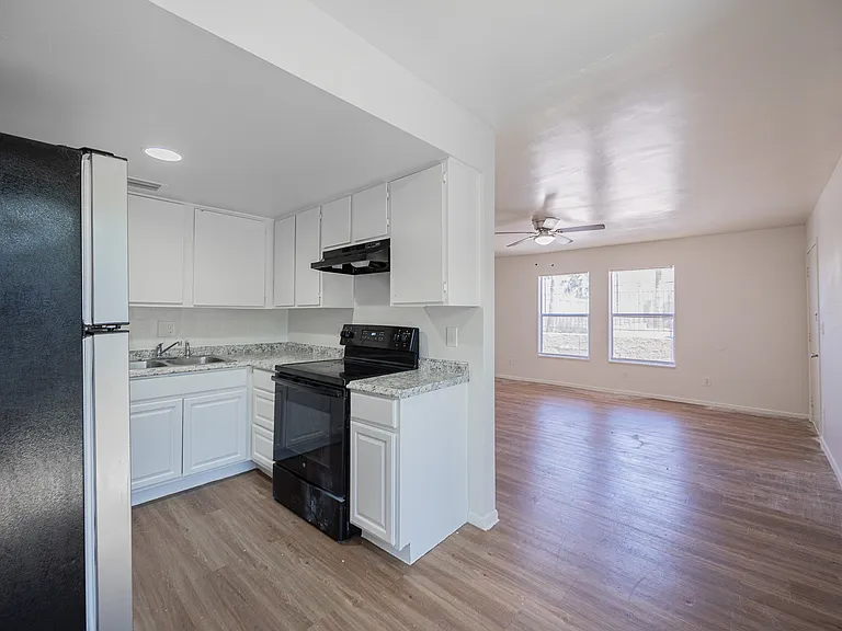 925 W Peoria Ave #29 — Photo 9