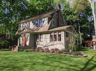 16 Hamilton Rd, Gillette, NJ 07933