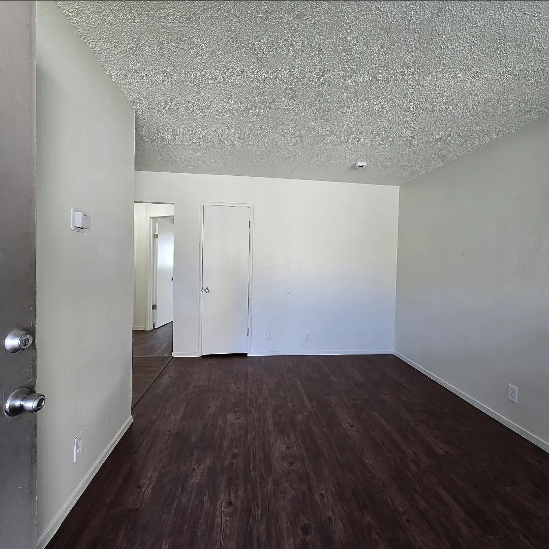 1 bed, 800 sqft, $1,095 — Photo 2