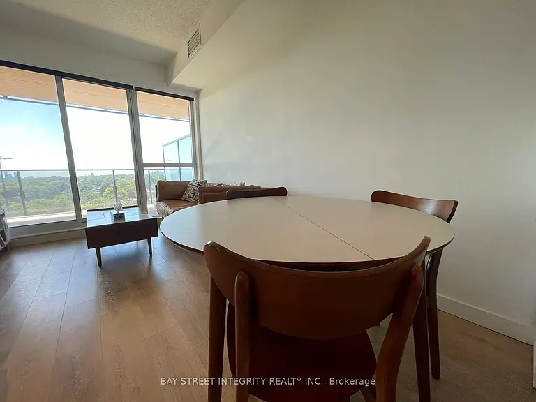 27 McMahon Dr #1203 — Photo 4