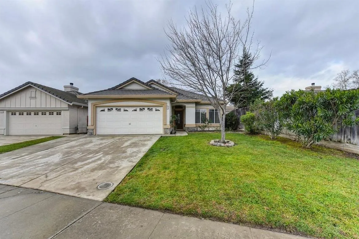 8712 Summer Pointe Dr photo 1