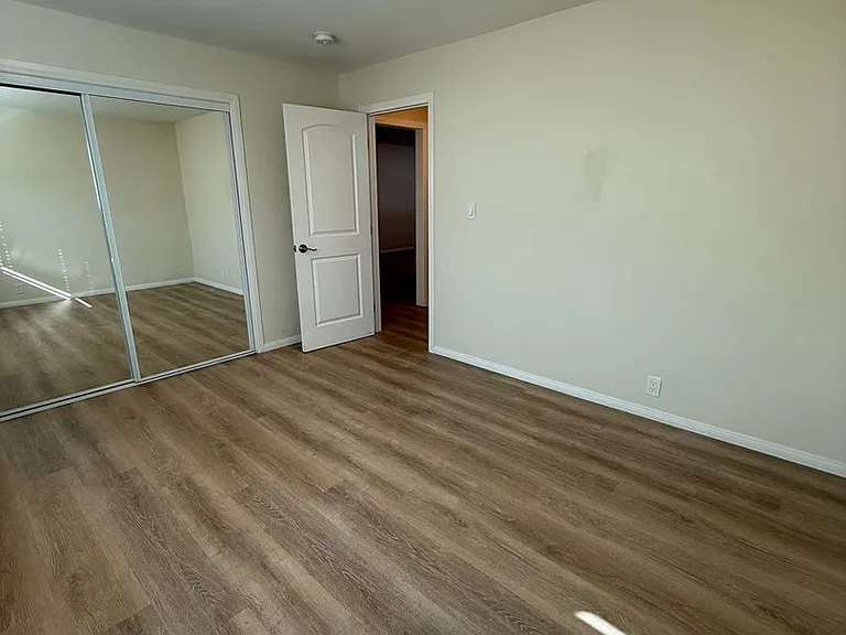 227-233 Wolff St — Photo 11