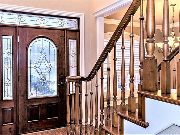 2nd image of 32 Stonehenge Dr