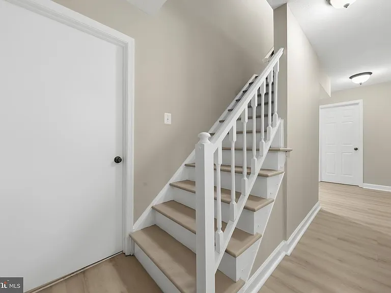 7817 Heatherton Ln — Photo 26