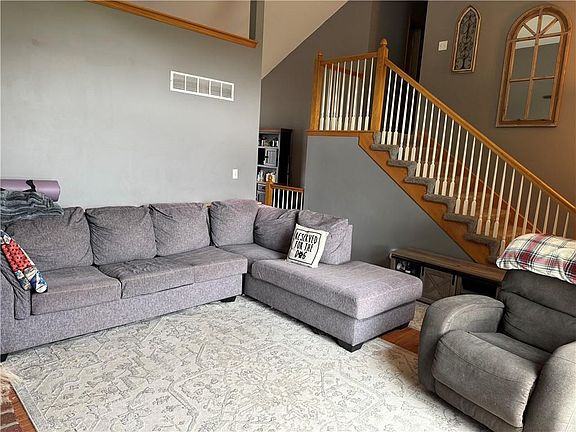 3rd image of 104 Spinnaker Dr