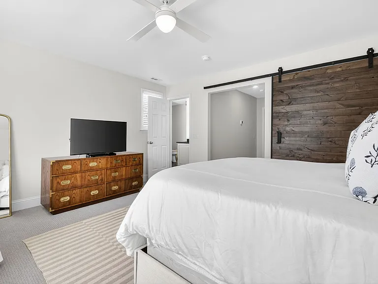 604 Scales Towne Ct — Photo 12