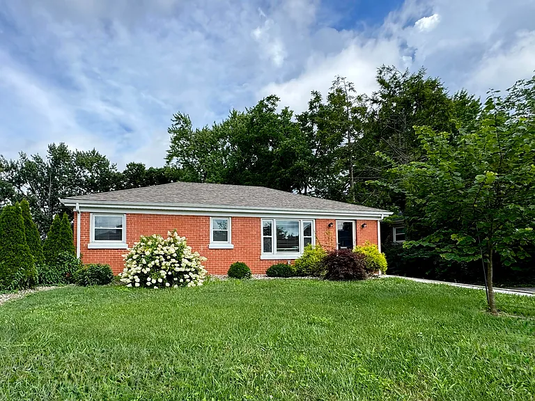 2564 Millbrook Dr — Photo 1