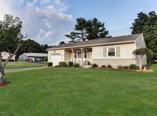 40 Stanford Dr, Toms River, NJ