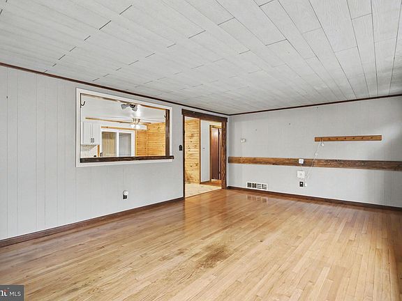 5th image of 1305 Bremer Rd
