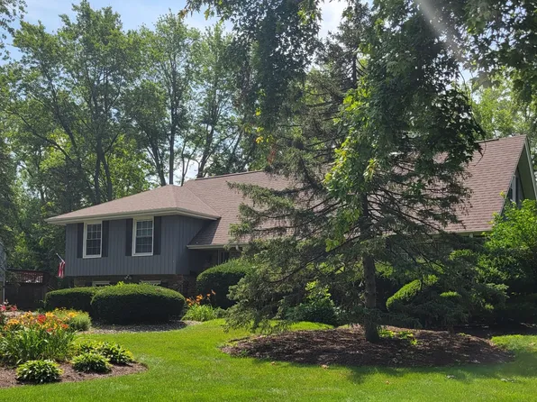 16W581 Hillside Ln, Willowbrook, IL 60527