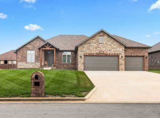 3828 N Rose Ave, Springfield, MO 65803